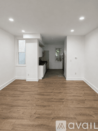 Philadelphia House: 125 N Sickels St
