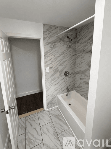 Philadelphia House: 125 N Sickels St