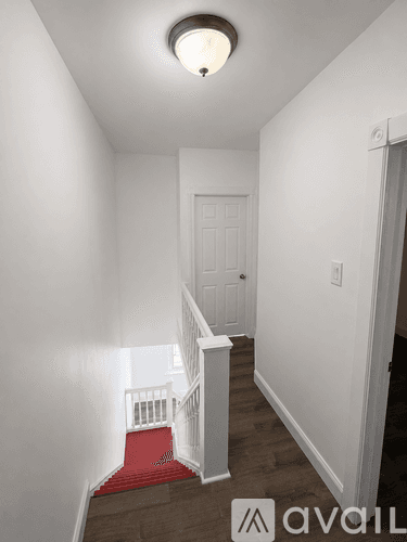 Philadelphia House: 125 N Sickels St