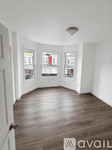 Philadelphia House: 125 N Sickels St