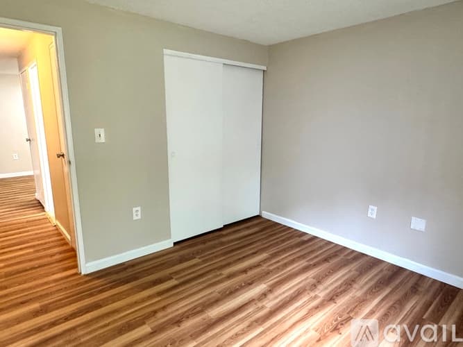 Natick Apartment: 7 Village Rock Ln