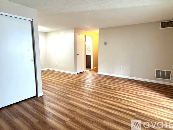 Natick Apartment: 7 Village Rock Ln