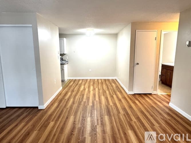 Natick Apartment: 7 Village Rock Ln