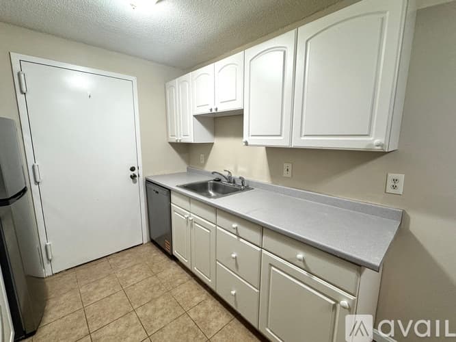Natick Apartment: 7 Village Rock Ln