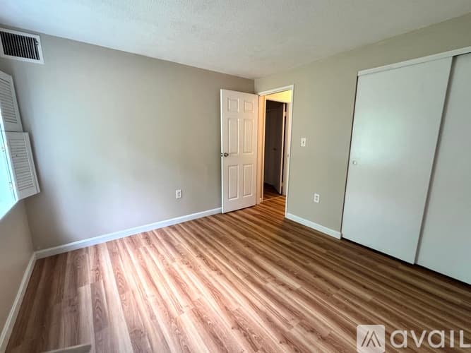 Natick Apartment: 7 Village Rock Ln