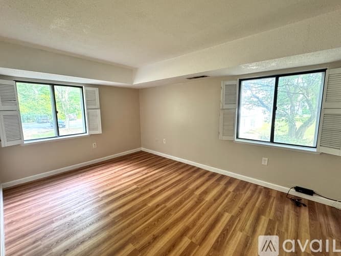 Natick Apartment: 7 Village Rock Ln
