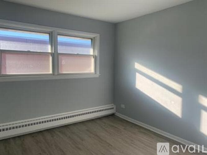 Carol Stream Apartment: 390 Executive Dr