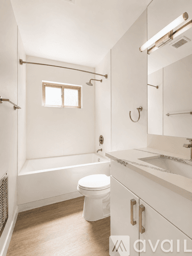 Los Angeles Apartment: 4957 Kester Ave