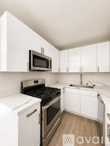 Los Angeles Apartment: 4957 Kester Ave