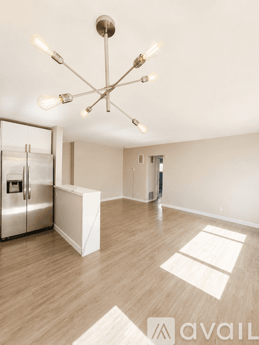 Los Angeles Apartment: 4957 Kester Ave