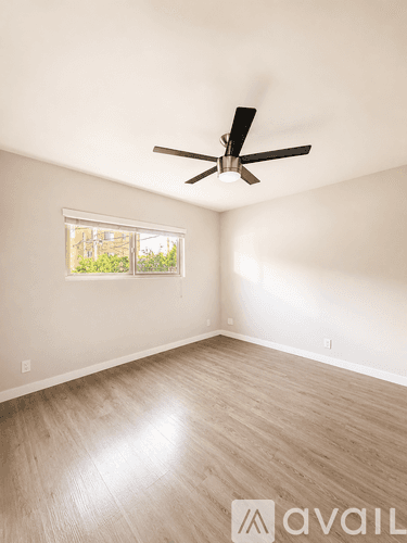 Los Angeles Apartment: 4957 Kester Ave