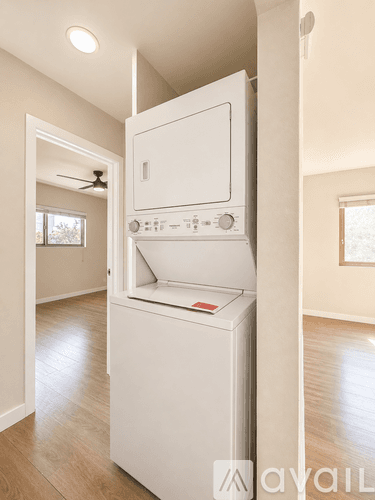Los Angeles Apartment: 4957 Kester Ave