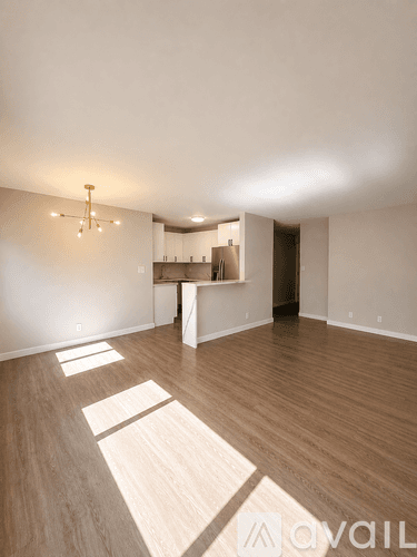 Los Angeles Apartment: 4957 Kester Ave