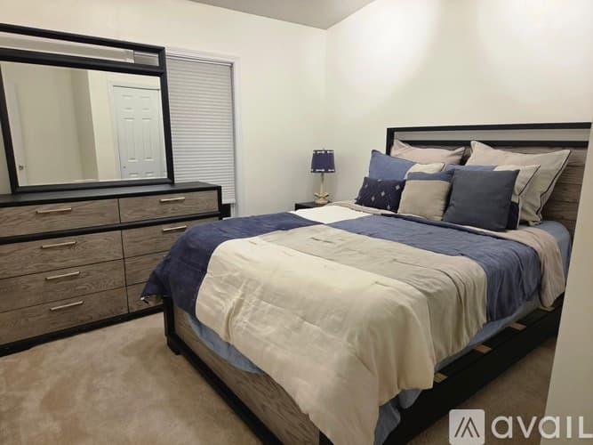 CANTON Townhome: 215 Riverstone Commons Circle