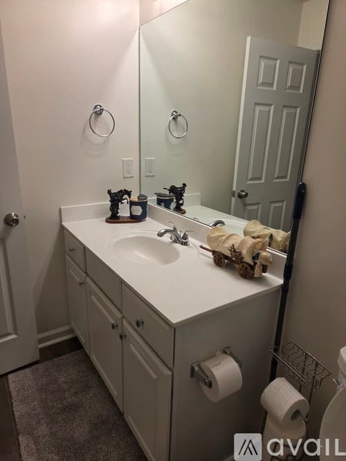 CANTON Townhome: 215 Riverstone Commons Circle