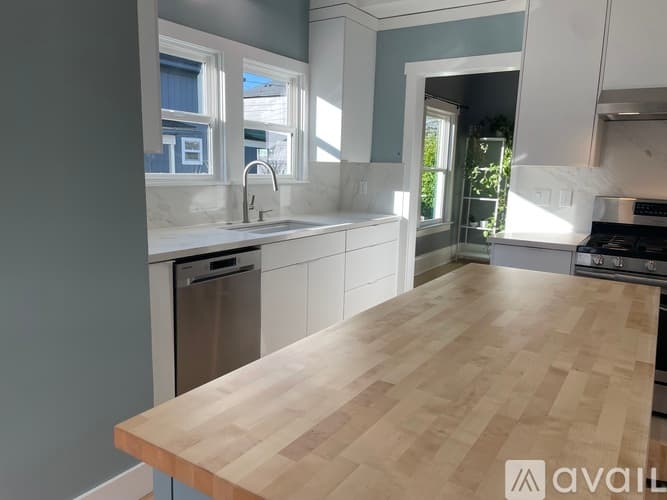 Portland Apartment: 4418 N Vancouver Ave Urban Pad