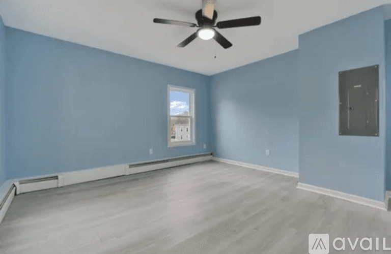 Sanford Apartment: 5 Goodwin St