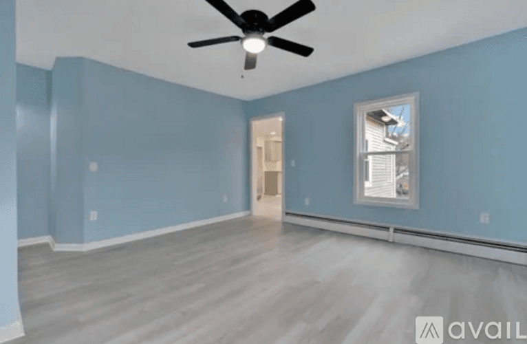 Sanford Apartment: 5 Goodwin St