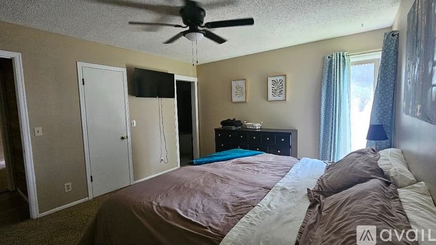 Wichita House: 3811 North Somerset Street