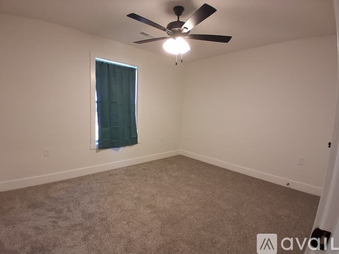 Jasper House: 1453 W Todd Ln