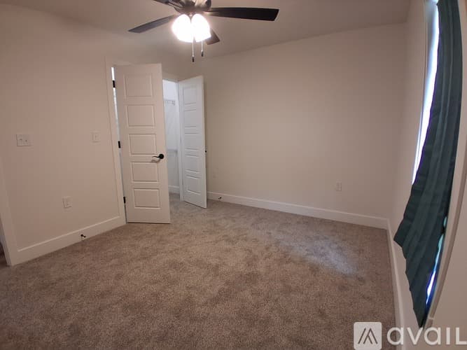 Jasper House: 1453 W Todd Ln