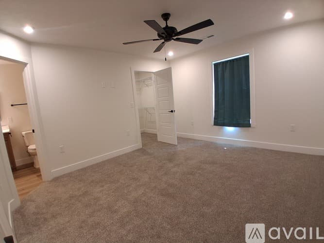 Jasper House: 1453 W Todd Ln