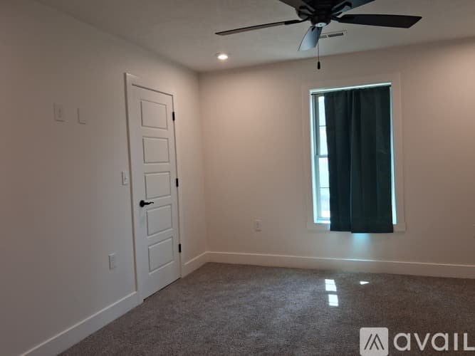 Jasper House: 1453 W Todd Ln