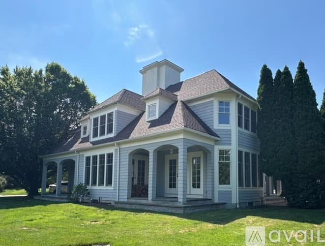 Westport House: 6 Sherwood Farms Lane