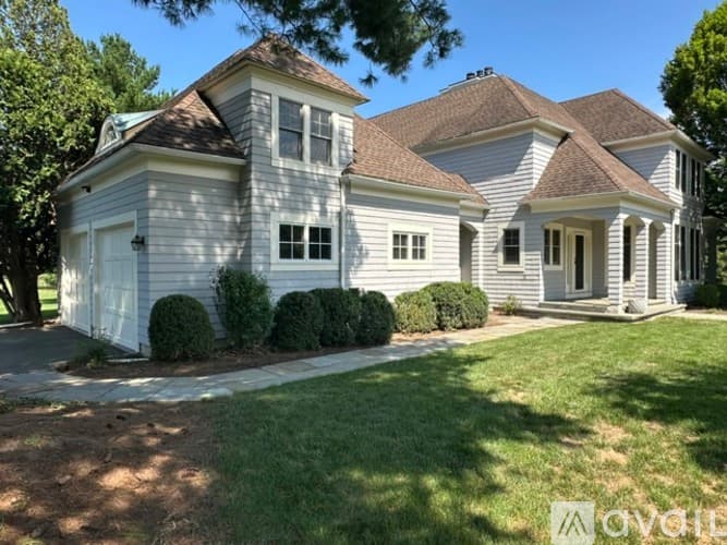 Westport House: 6 Sherwood Farms Lane