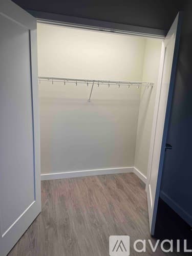 Chicago Apartment: 1323 W Morse Ave