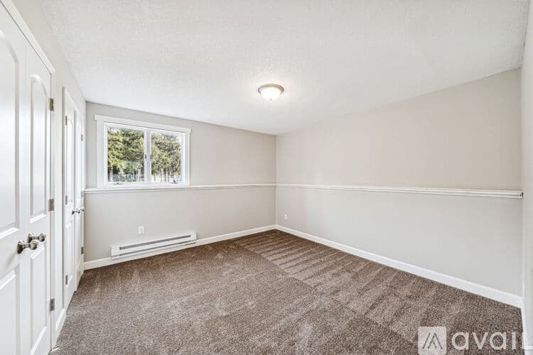 River Falls Apartment: 128 Emory Dr