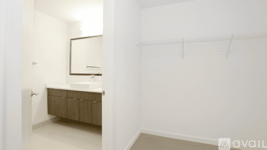 Chicago Apartment: 558 W Webster Ave