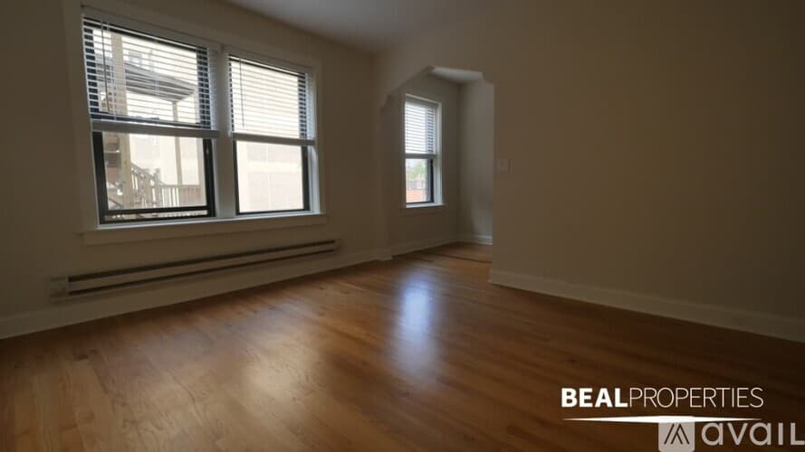 Chicago Apartment: 612 W Patterson Ave