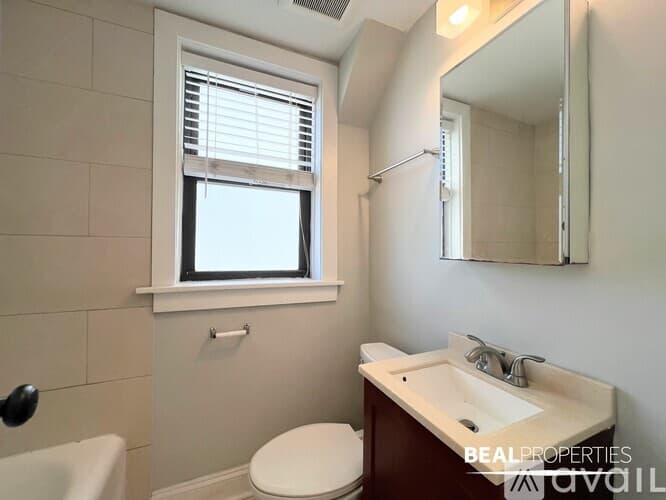 Chicago Apartment: 612 W Patterson Ave