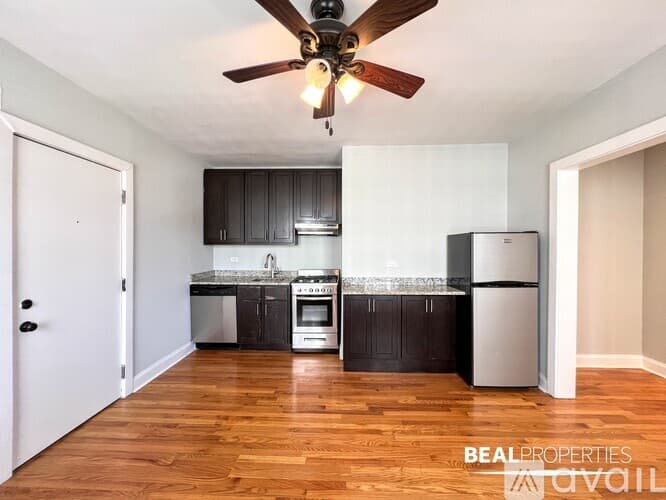 Chicago Apartment: 612 W Patterson Ave