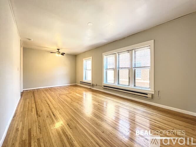 Chicago Apartment: 620 W Barry Ave