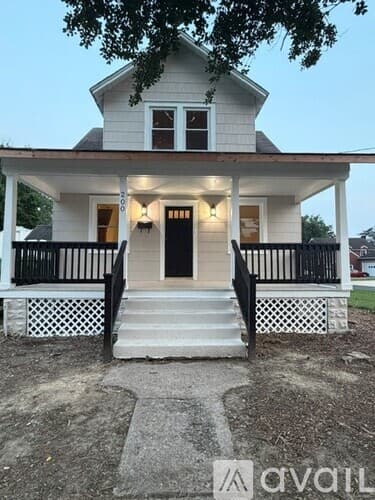 Wilmington House: 200 Delaware Ave