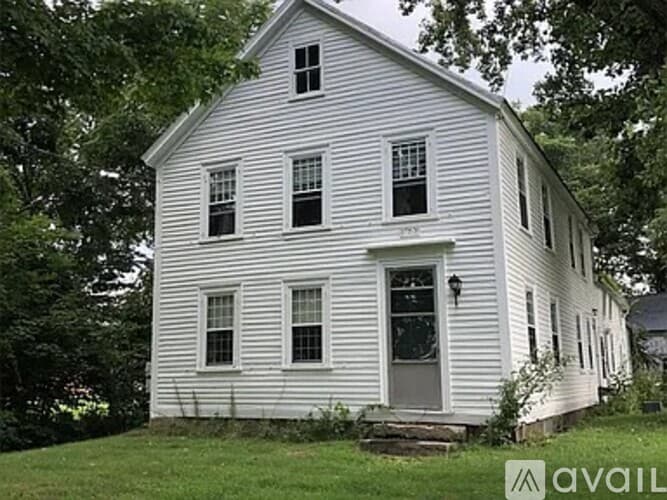 Hadley Apartment: 130 West Street