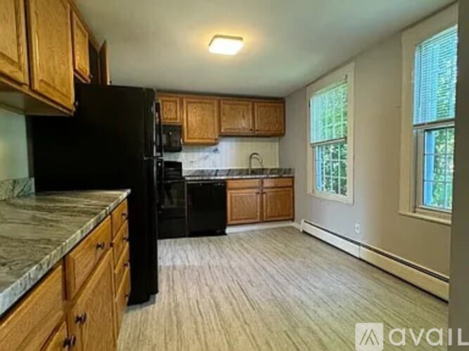 Hadley Apartment: 130 West Street