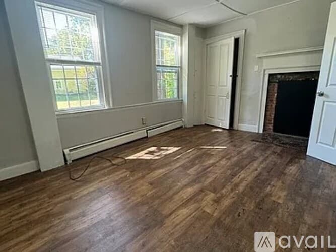 Hadley Apartment: 130 West Street
