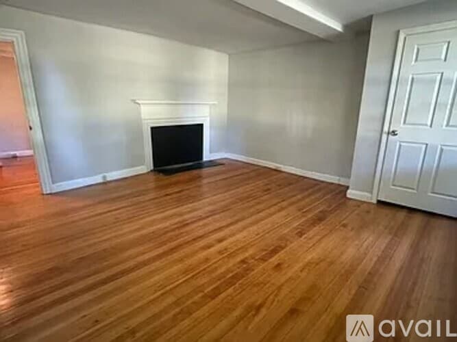 Hadley Apartment: 130 West Street