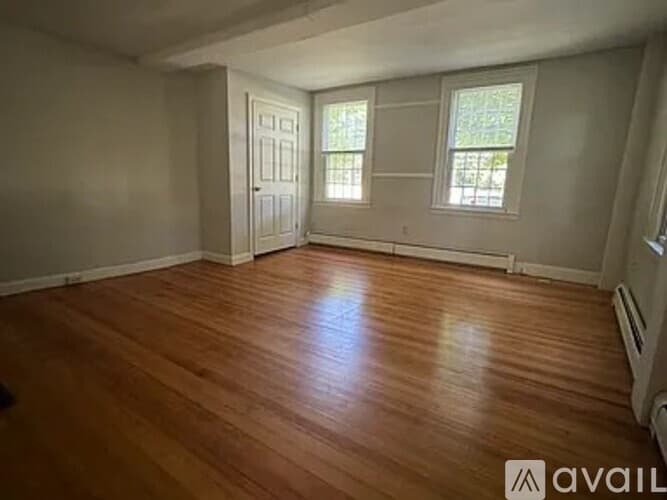 Hadley Apartment: 130 West Street