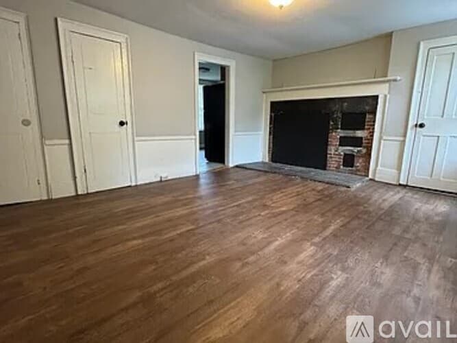 Hadley Apartment: 130 West Street