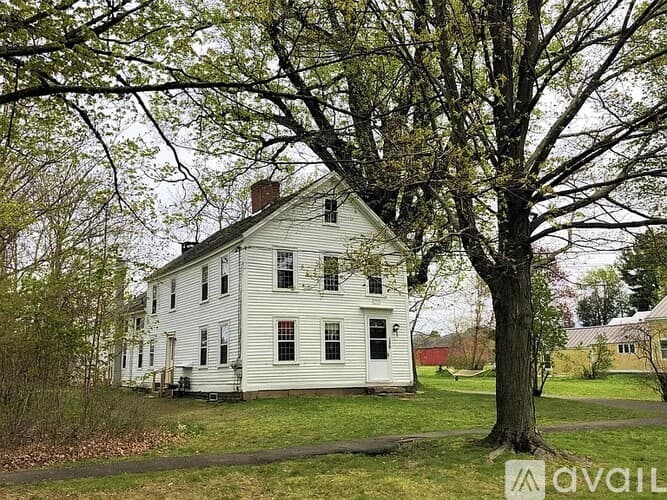 Hadley Apartment: 130 West St