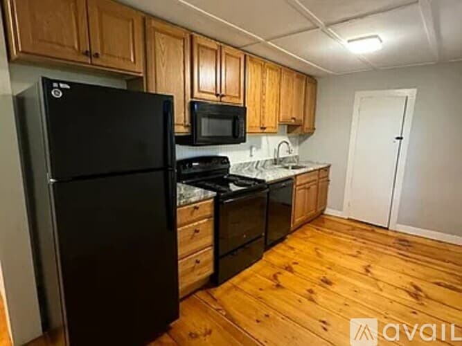 Hadley Apartment: 130 West St