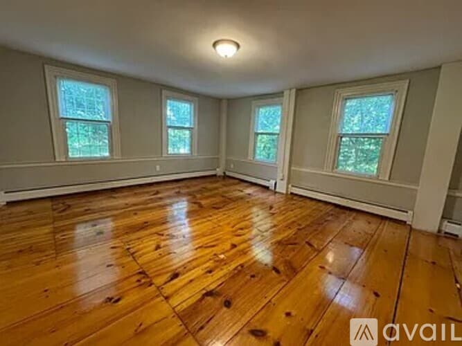 Hadley Apartment: 130 West St