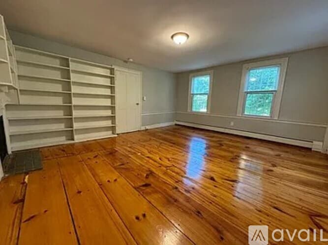Hadley Apartment: 130 West St