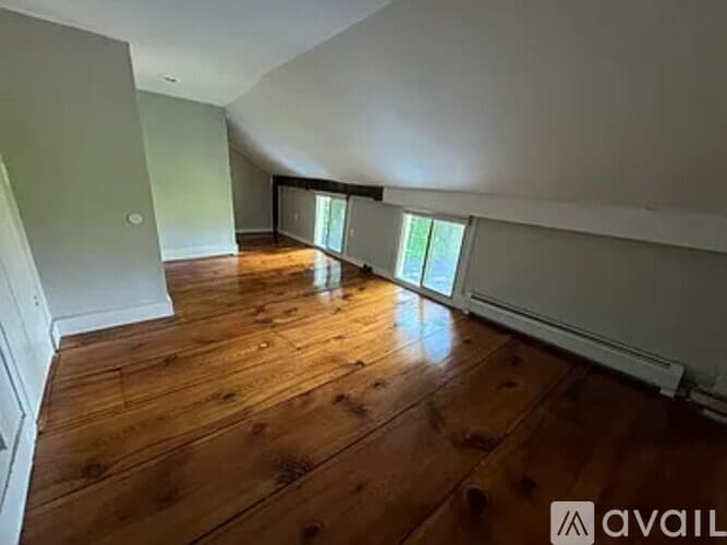 Hadley Apartment: 130 West St