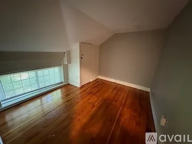Hadley Apartment: 130 West St