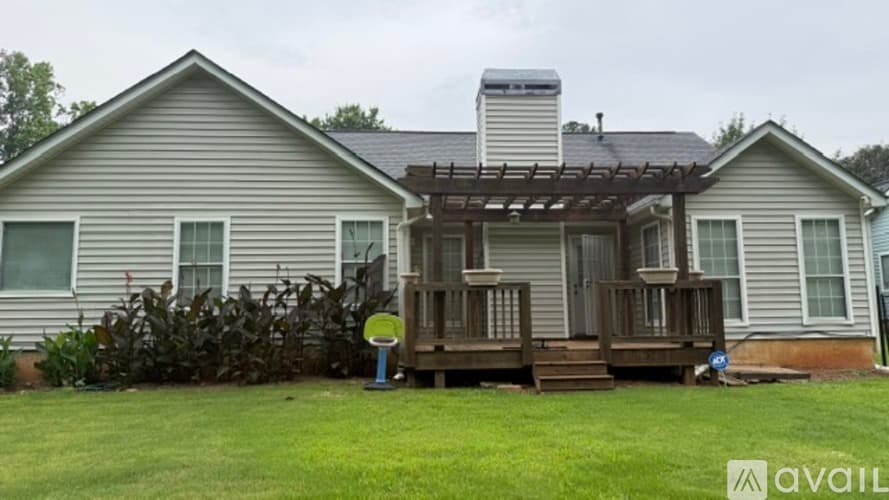 Stockbridge House: 294 Northwind Drive